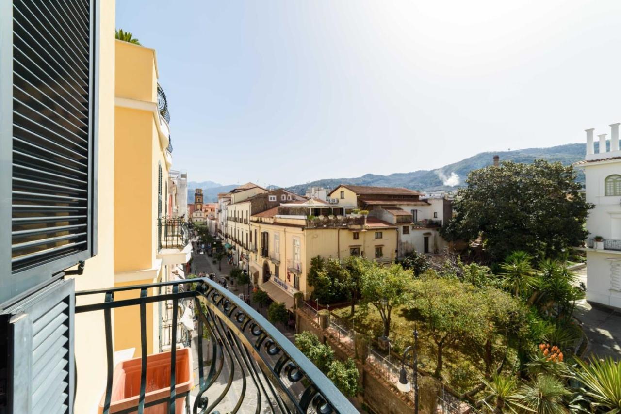 La Camelia Apartment Sorrento Luaran gambar